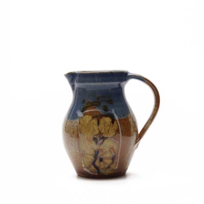 Krug mit bunter Glasur