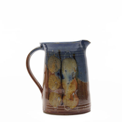 Krug mit bunter Glasur